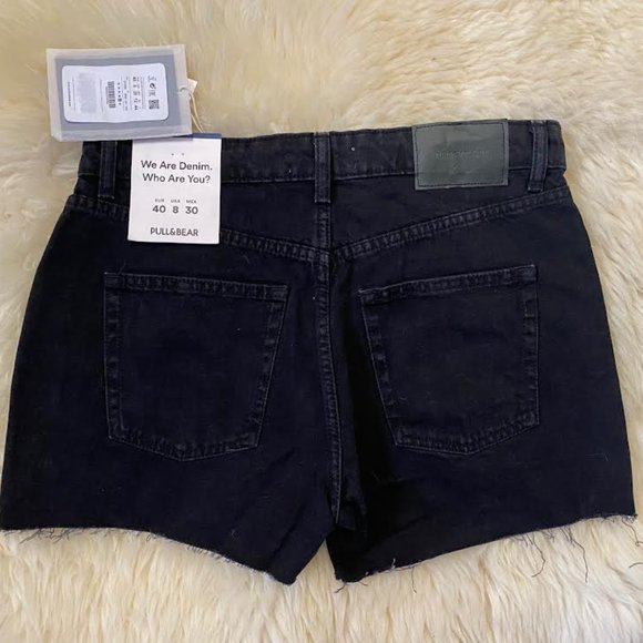 NWT PULL&BEAR Black Denim Jean Shorts Raw Hemline High Rise 30" Waist - Picture 15 of 15
